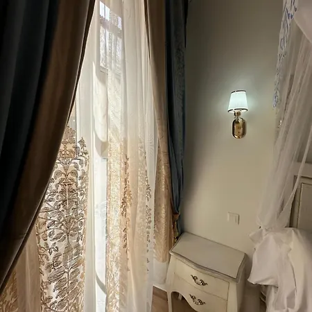 Apartment A Baldaquin Du Cloitre