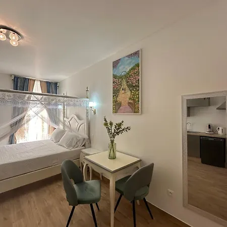 à Baldaquin Du Cloitre *